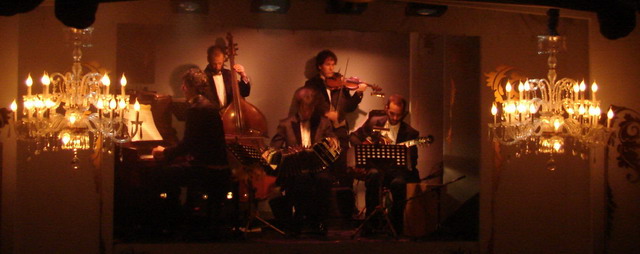 Ano nuevo en Cafe de los Angelitos Show de Tango en Buenos Aires Orquesta