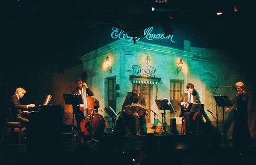el viejo almacen tango show musicians on stage